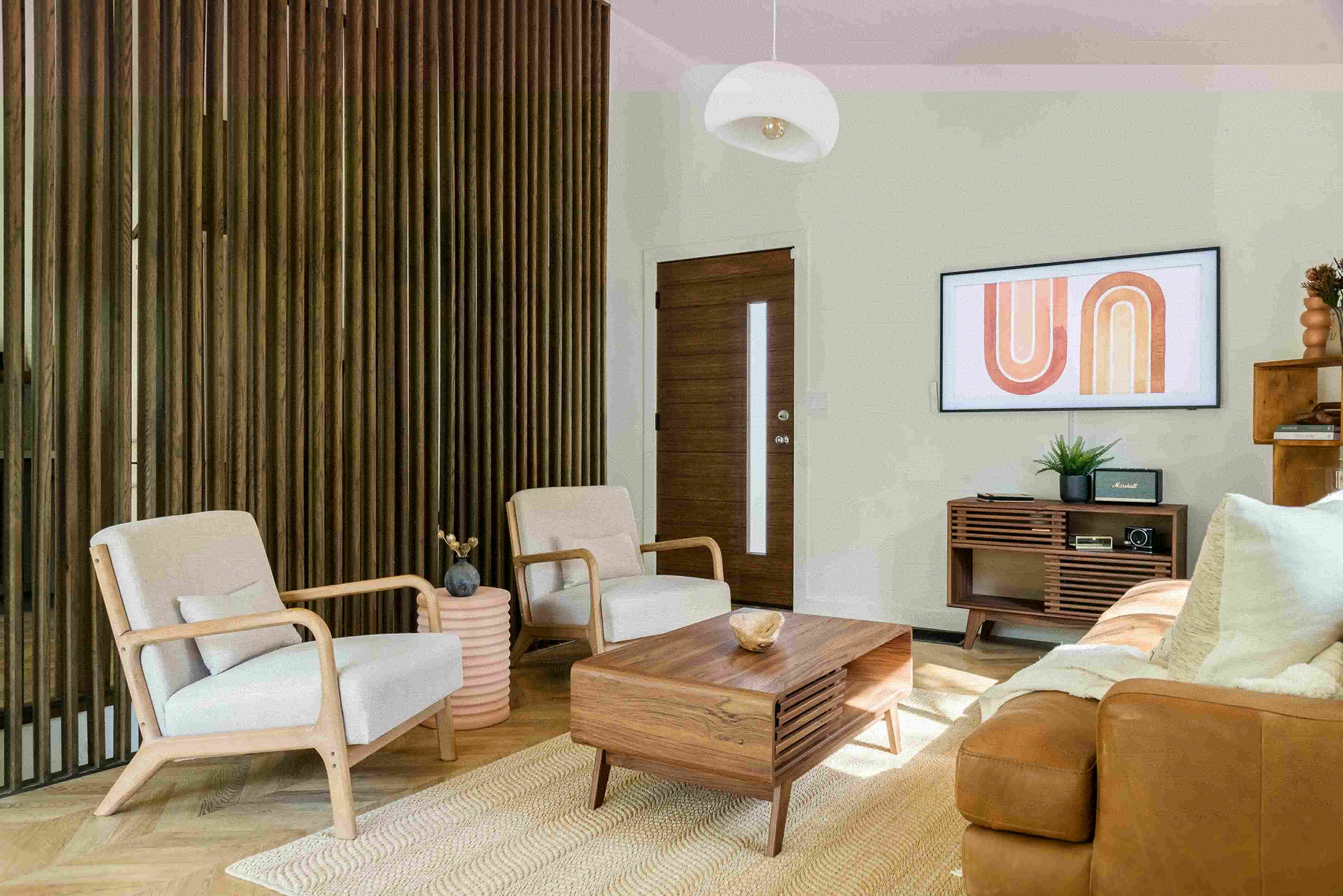 7 “Elegant” Decoration Patterns That Are Covertly Harming Your Home’s Worth, Realty Pros State