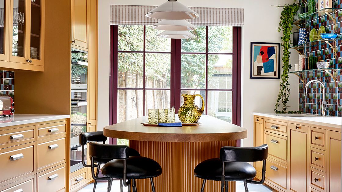 Smart bar stools to raise your home bar