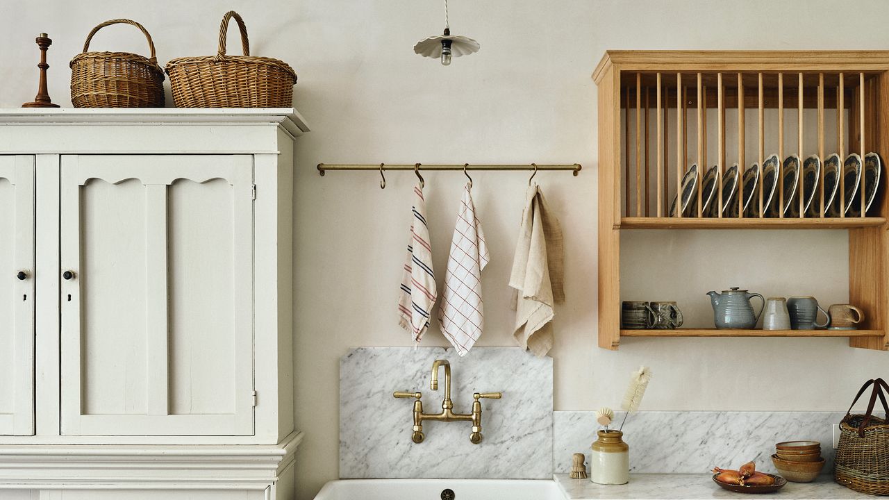 11 cooking areas that show the plate rack is a hero device
