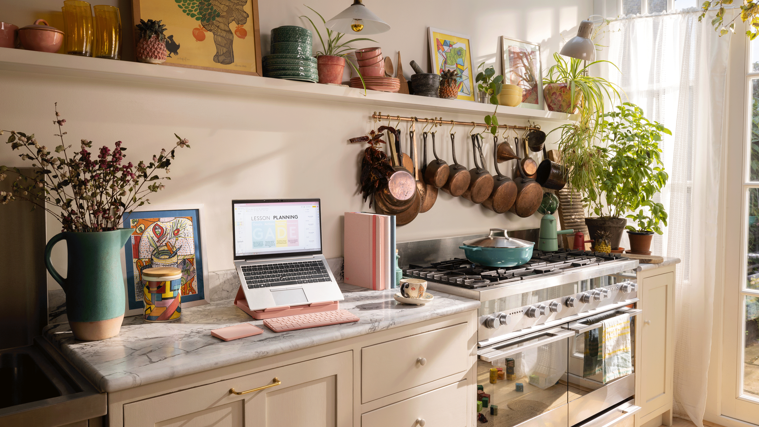 I work from my table, however this trendy pop-up desk has actually changed my WFH circumstance